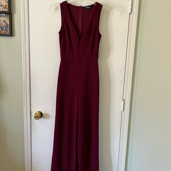 Lulus Pants - NWT Lulus Jumpsuit. Size S Cranberry Color